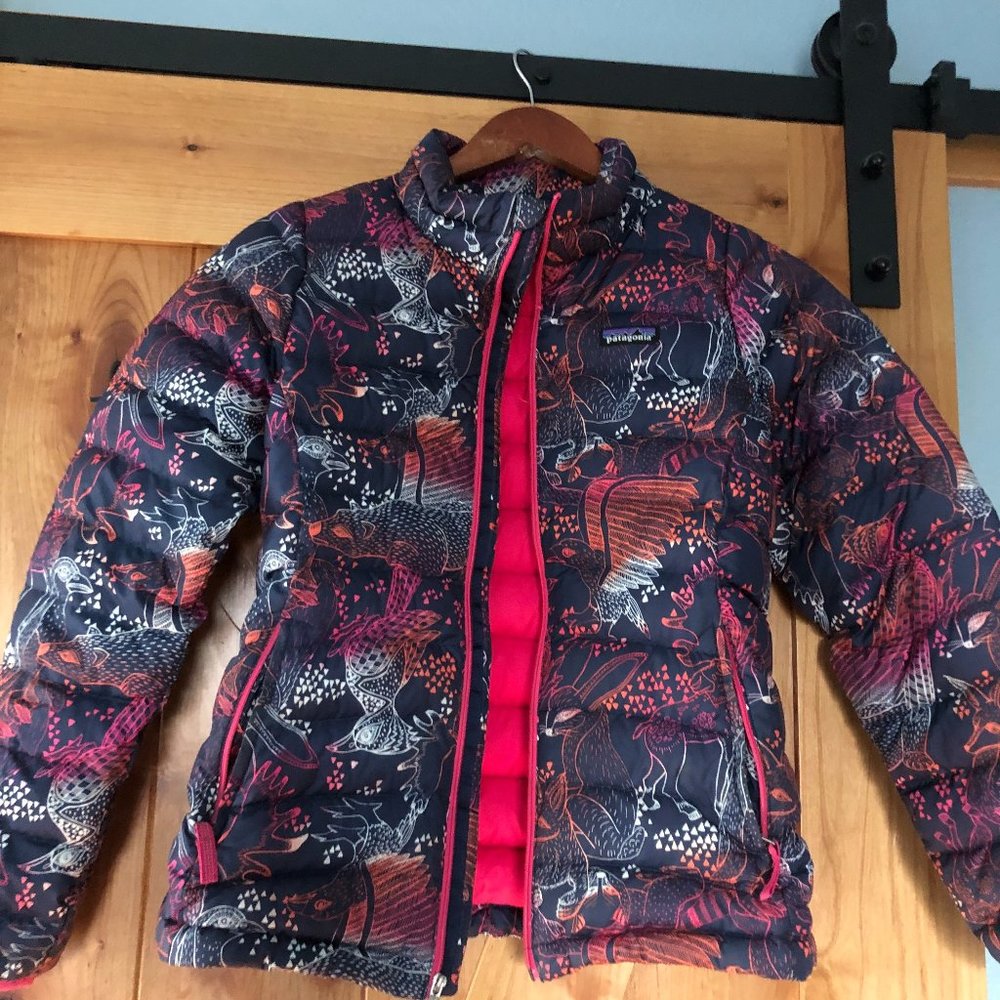 Patagonia Girls L (12) animal print down jacket